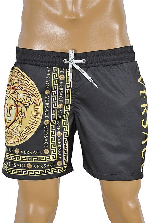 versace herren shorts|Versace men's shorts set.